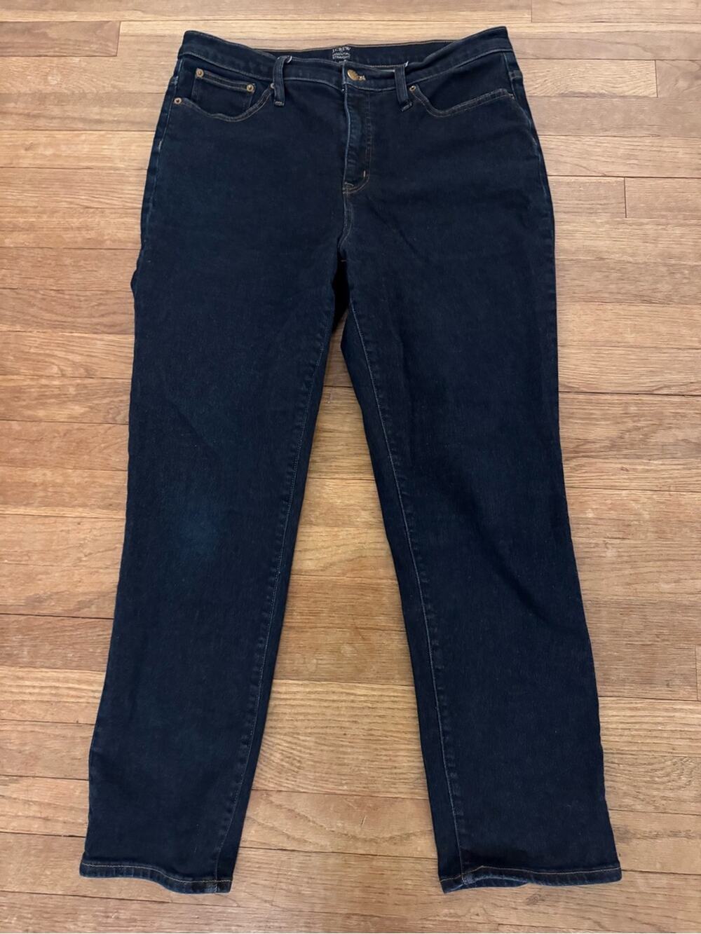 J.Crew Women's Blue Essential Straight Jeans - Size 32T (Measures 33")
 b63
